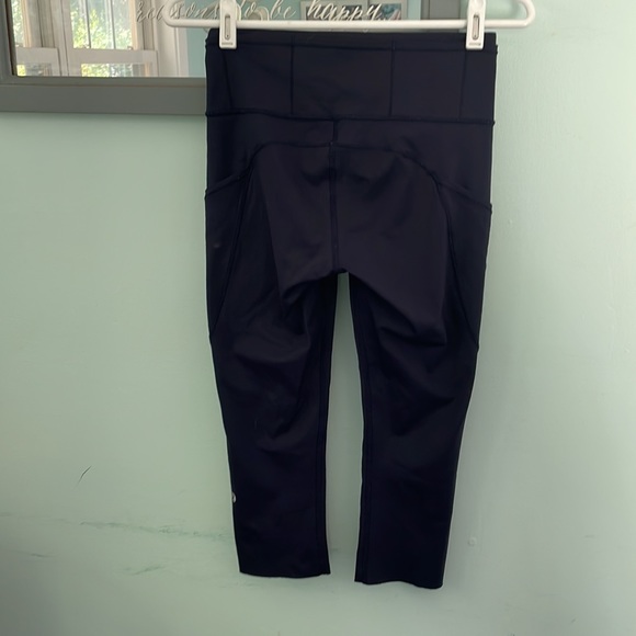 Lululemon shift speed high rise leggings navy cropped size 6 - Picture 3 of 8